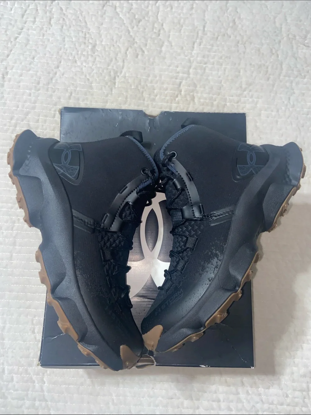 Under Armour Men’s Charged Expanse Mid WP